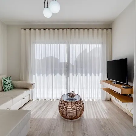 Rocha Bay W Terrace And Pool In *